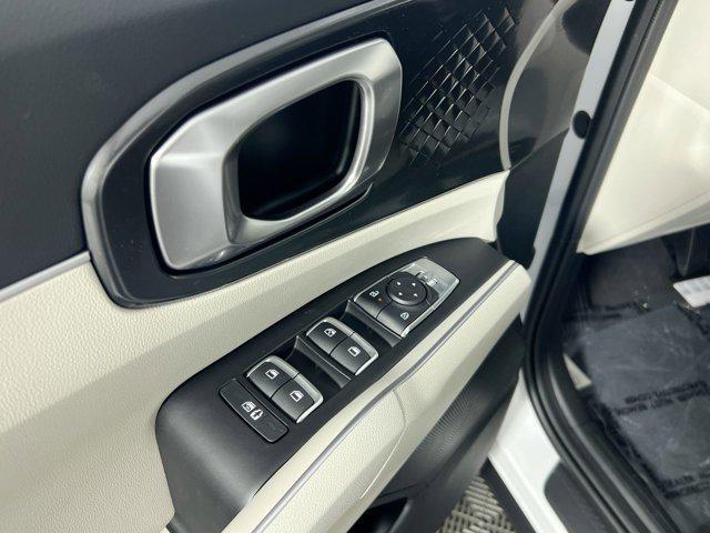 new 2025 Kia Sorento car, priced at $32,731