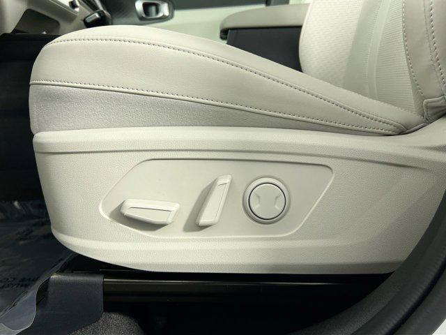 new 2025 Kia Sorento car, priced at $35,674