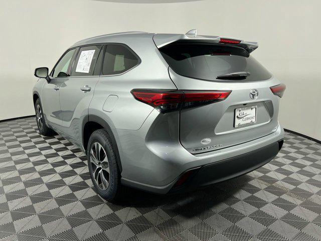 used 2020 Toyota Highlander car, priced at $24,000