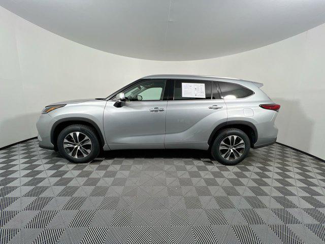 used 2020 Toyota Highlander car, priced at $24,000