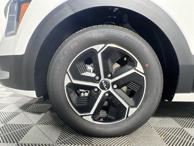 new 2025 Kia Niro car, priced at $31,905