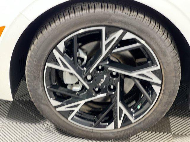 used 2025 Kia K5 car, priced at $29,000