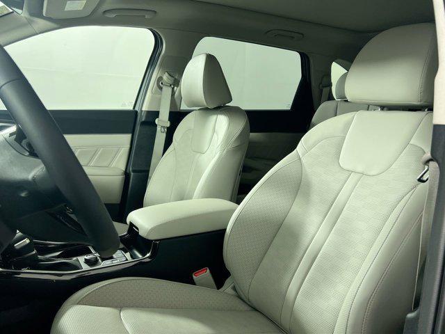 new 2025 Kia Sorento car, priced at $37,691