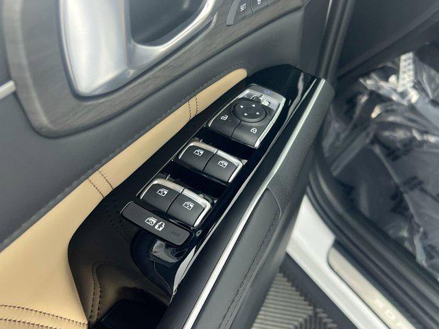 new 2025 Kia Sorento car, priced at $48,880