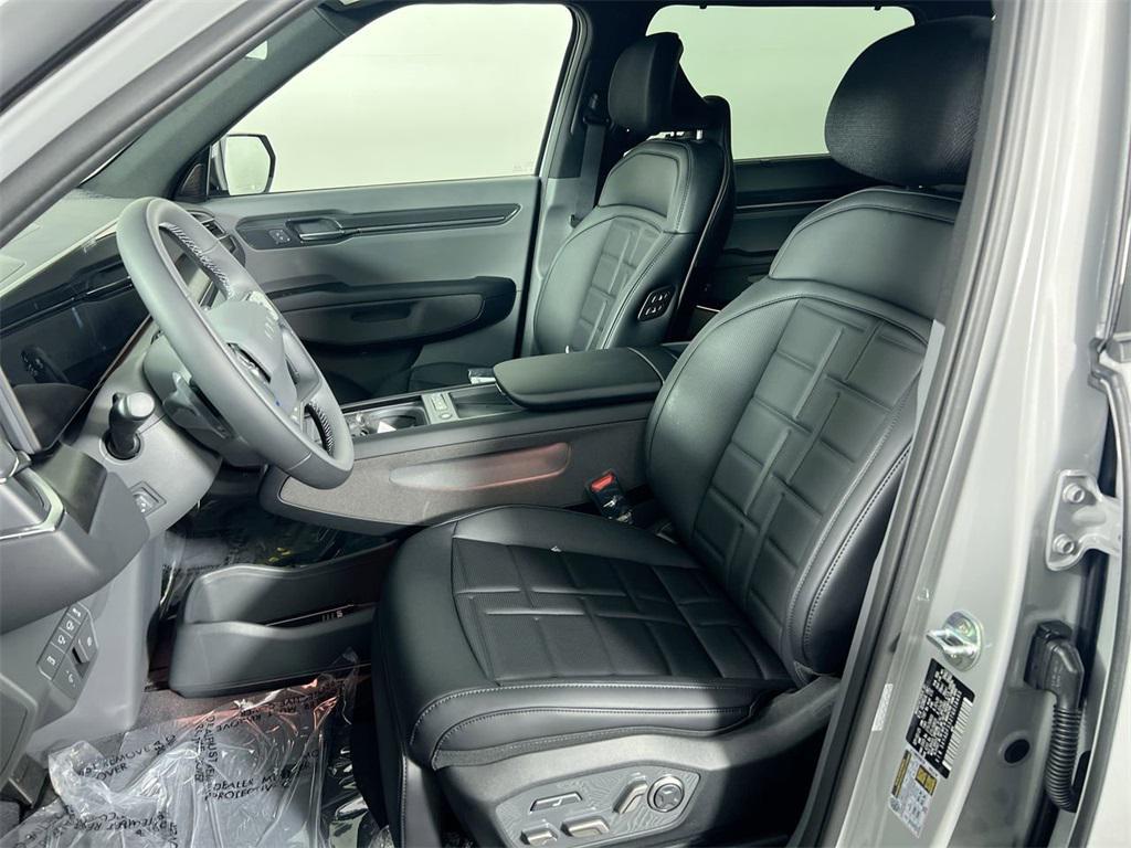 new 2026 Kia EV9 car, priced at $72,300