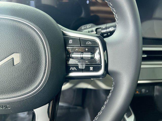 new 2025 Kia Sorento car, priced at $33,617