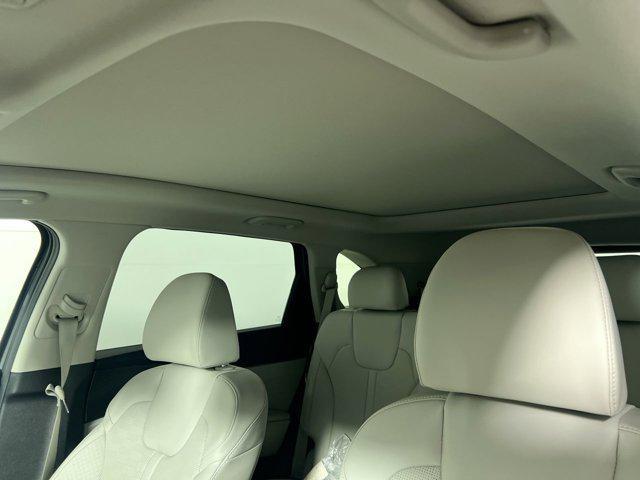 new 2025 Kia Sorento car, priced at $33,617