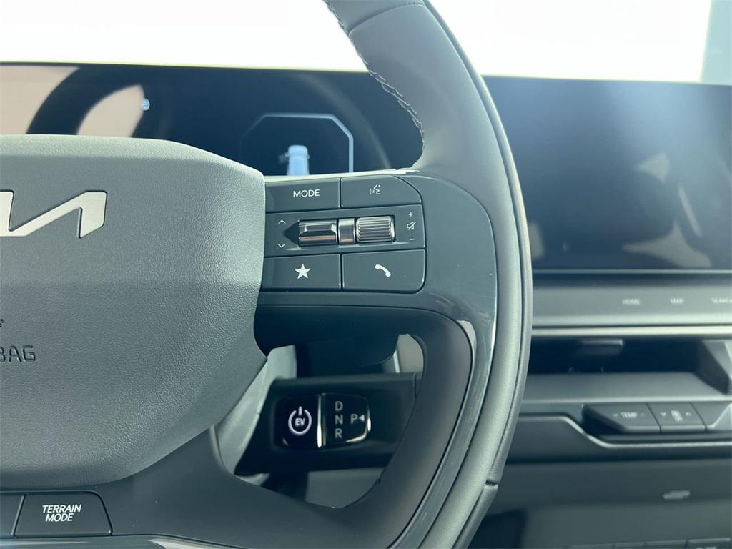 new 2026 Kia EV9 car, priced at $66,930