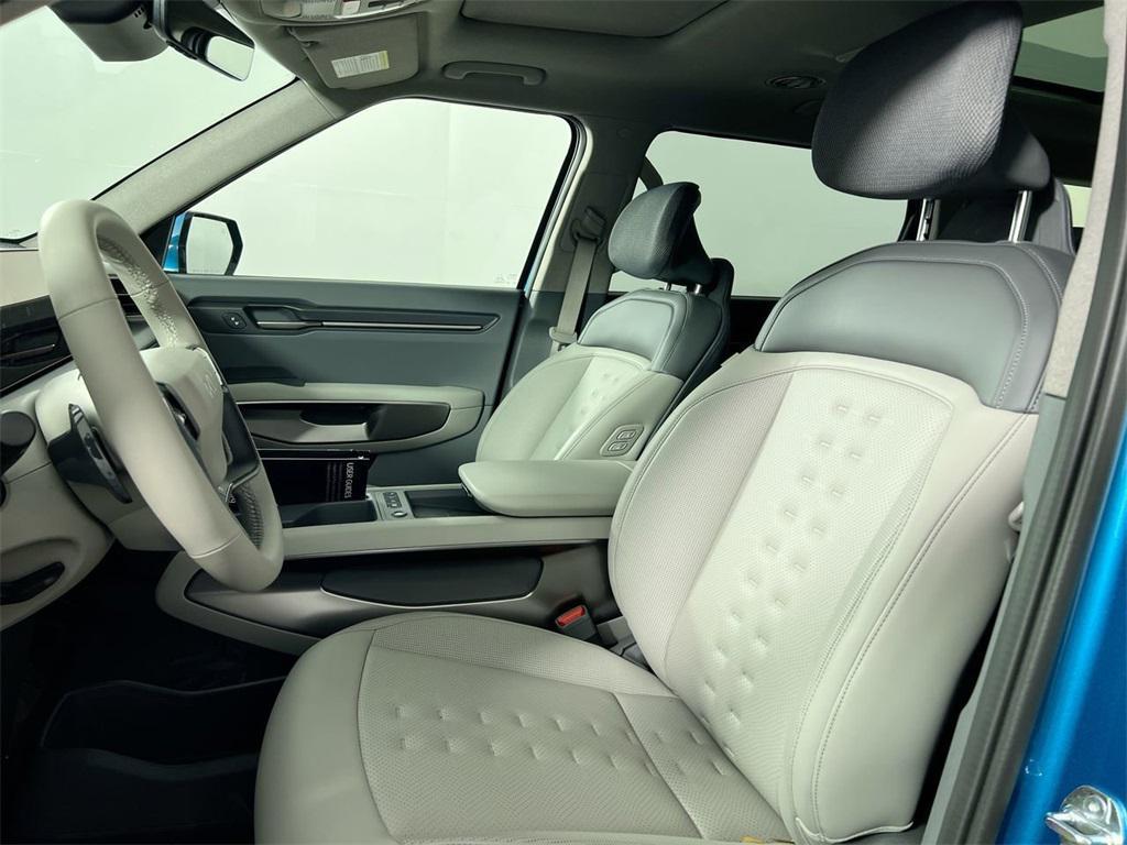 new 2026 Kia EV9 car, priced at $66,495