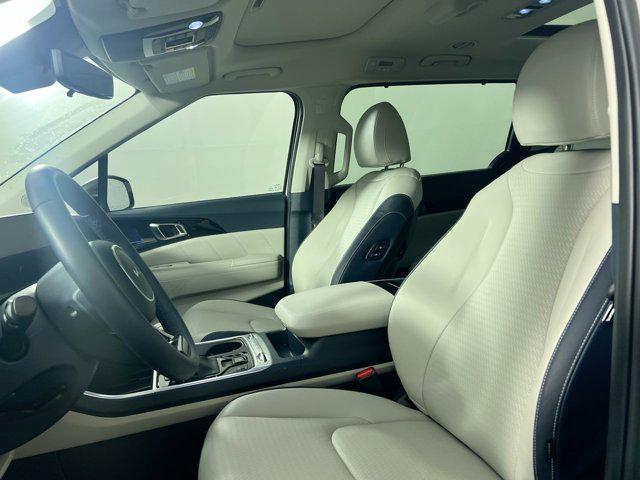 new 2025 Kia Carnival car, priced at $52,895
