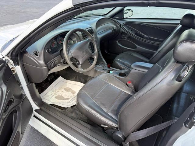 used 2001 Ford Mustang car