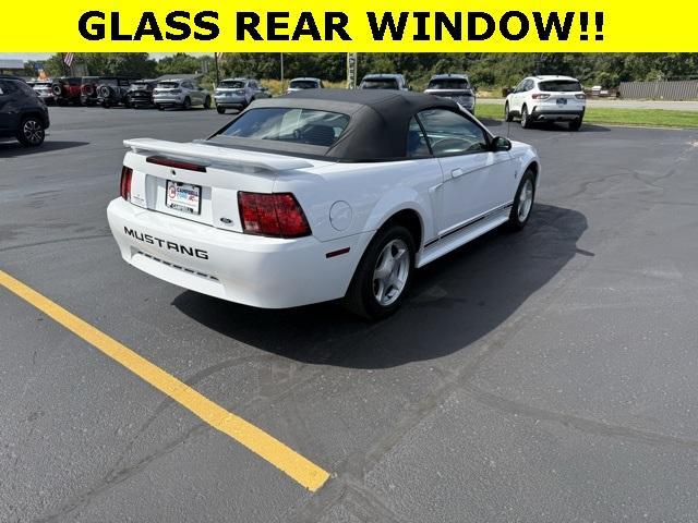 used 2001 Ford Mustang car