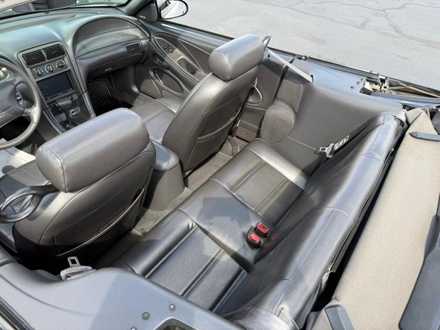 used 2001 Ford Mustang car