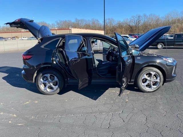 used 2023 Ford Escape car, priced at $25,991