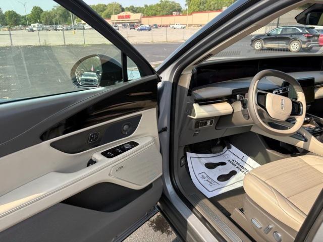 used 2025 Lincoln Nautilus car