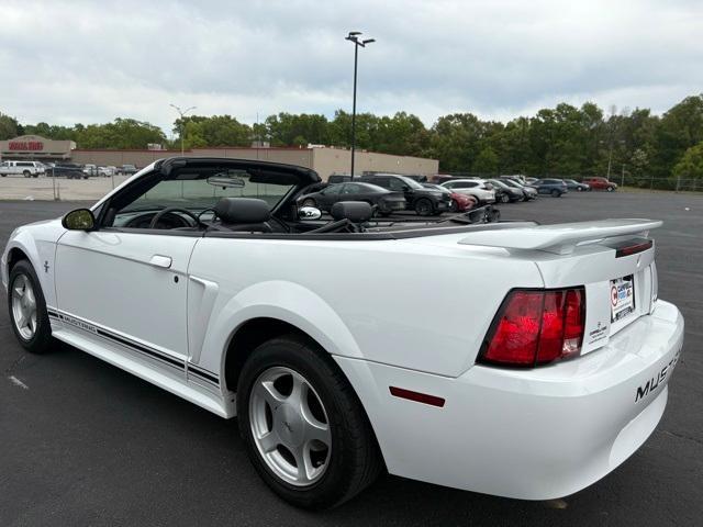 used 2001 Ford Mustang car