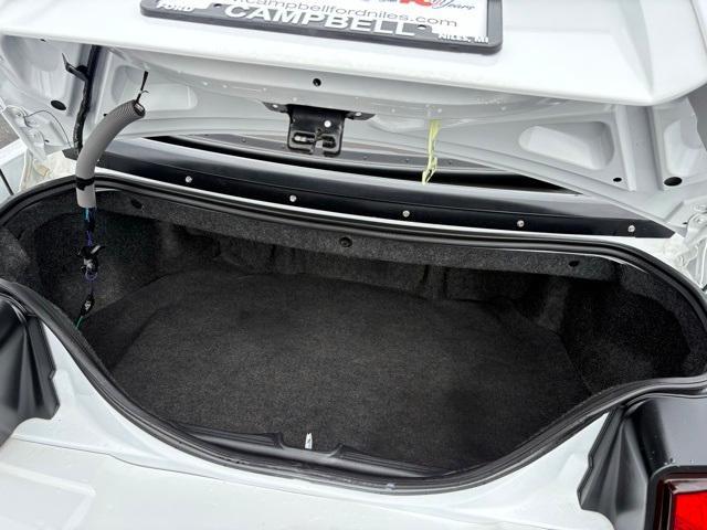 used 2001 Ford Mustang car