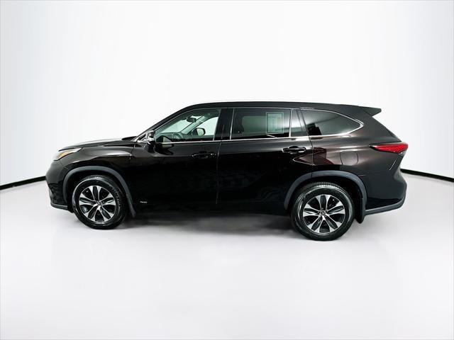 used 2022 Toyota Highlander Hybrid car, priced at $39,974