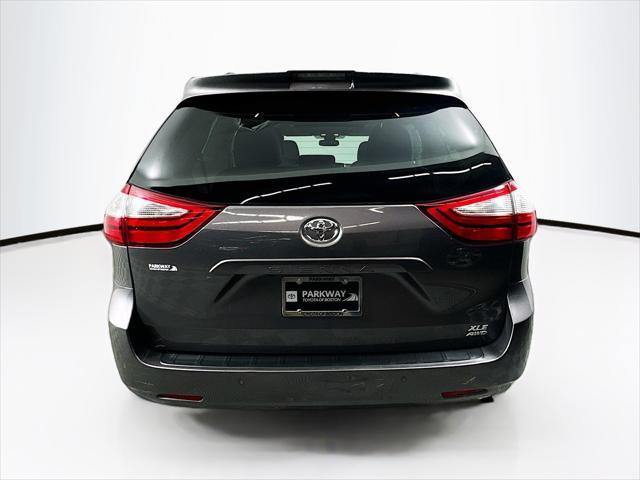 used 2018 Toyota Sienna car, priced at $33,143