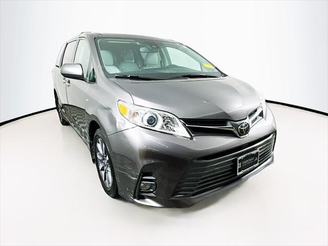 used 2018 Toyota Sienna car, priced at $33,143