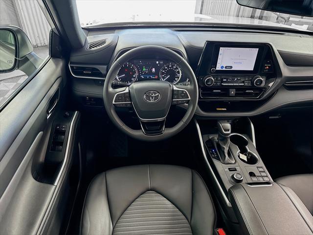 used 2024 Toyota Highlander car, priced at $43,444