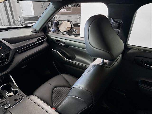 used 2024 Toyota Highlander car, priced at $43,444