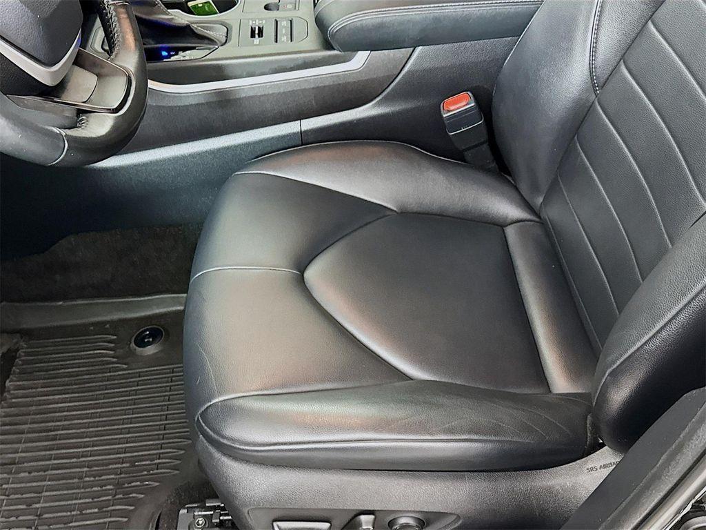 used 2023 Toyota Highlander car, priced at $38,723