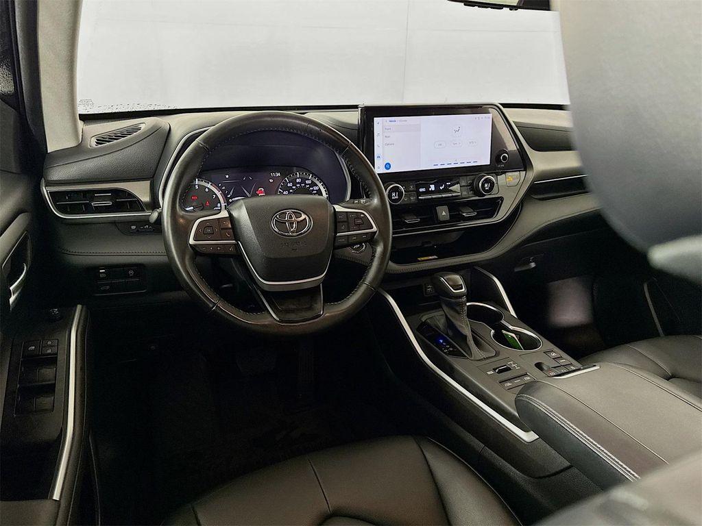 used 2023 Toyota Highlander car, priced at $38,723
