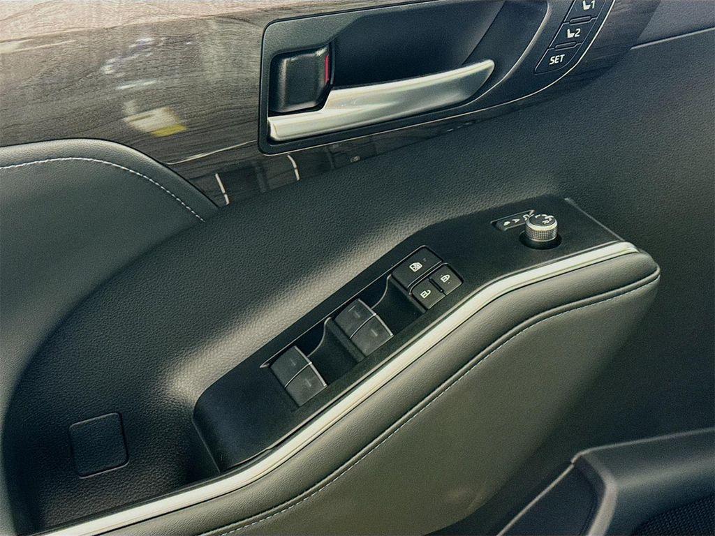 new 2026 Toyota Highlander car, priced at $52,628