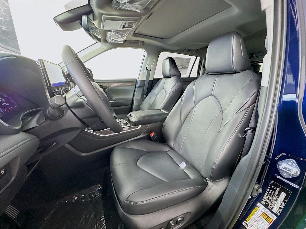 new 2026 Toyota Highlander car, priced at $52,628