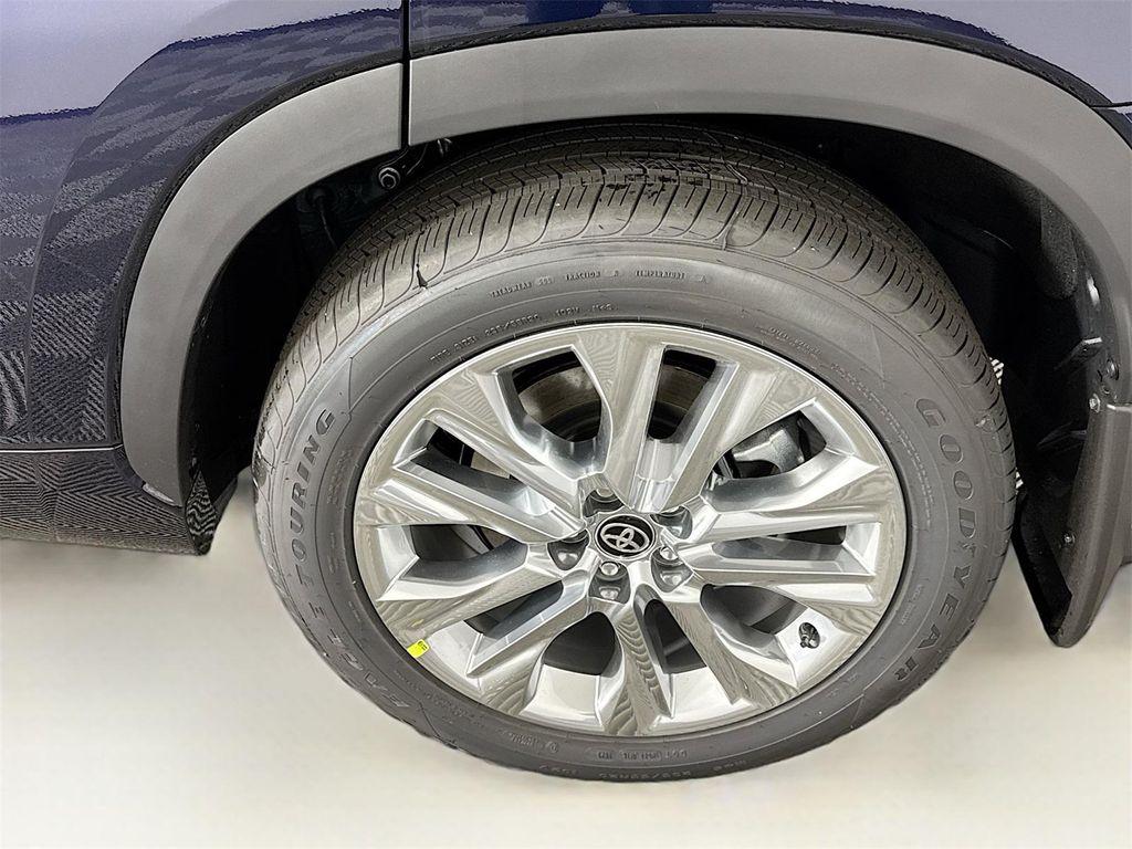 new 2026 Toyota Highlander car, priced at $52,628