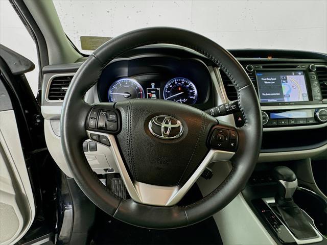 used 2016 Toyota Highlander car, priced at $22,260