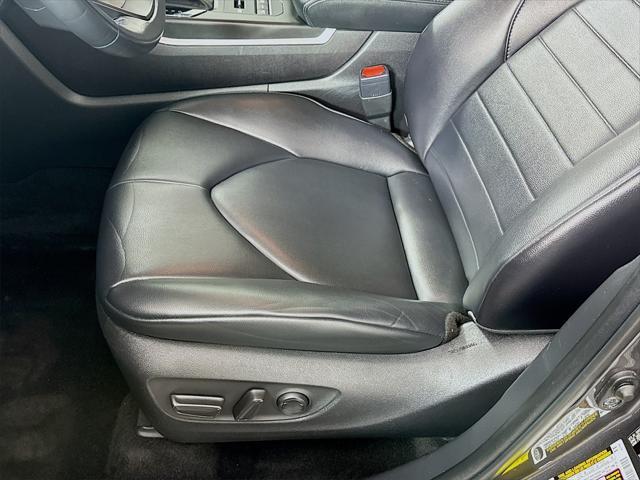 used 2022 Toyota Highlander car, priced at $37,332