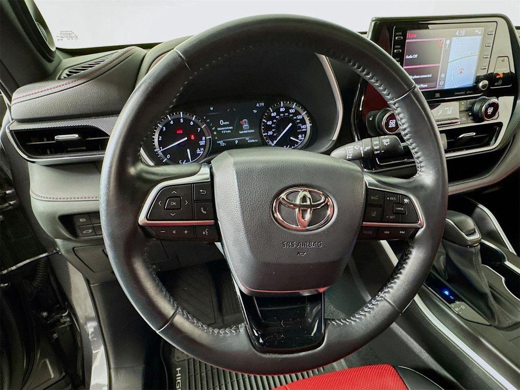used 2021 Toyota Highlander car, priced at $35,997