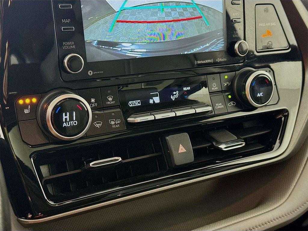 used 2021 Toyota Highlander car, priced at $29,300