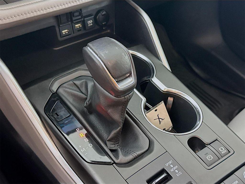 used 2021 Toyota Highlander car, priced at $29,300