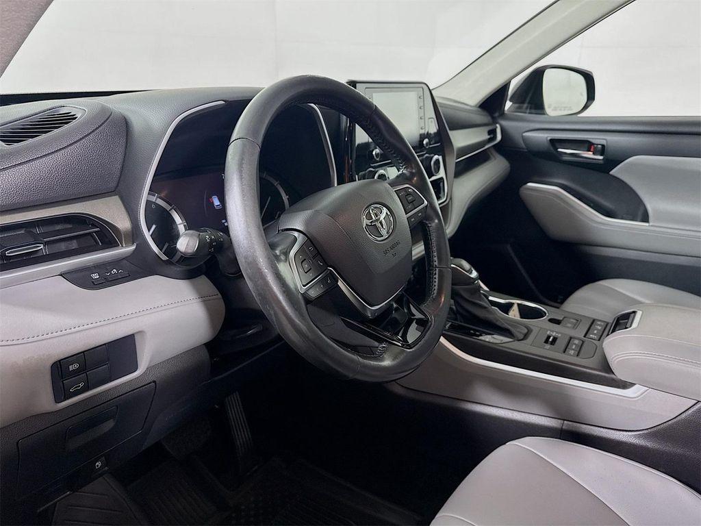 used 2021 Toyota Highlander car, priced at $29,300