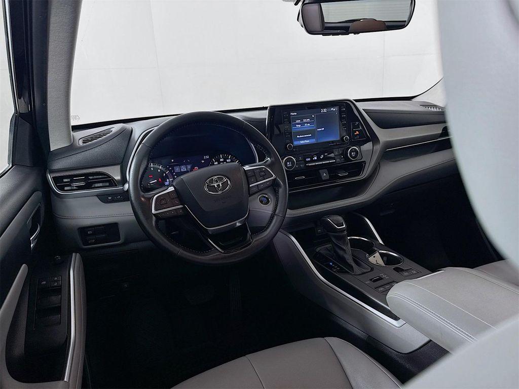 used 2021 Toyota Highlander car, priced at $29,300