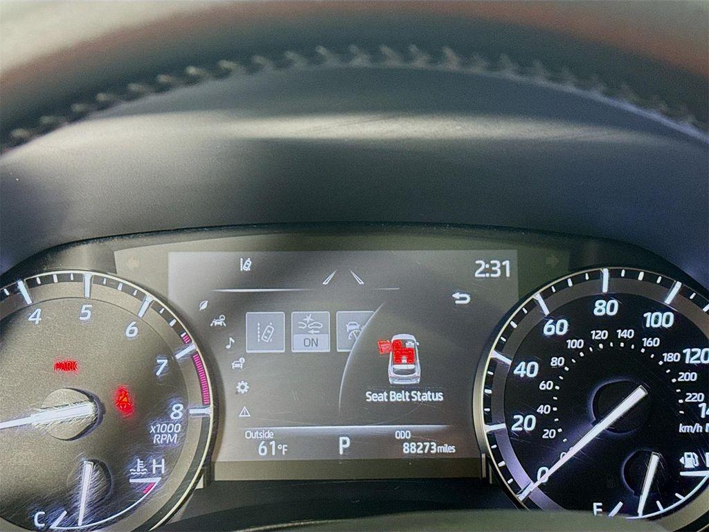 used 2021 Toyota Highlander car, priced at $29,300