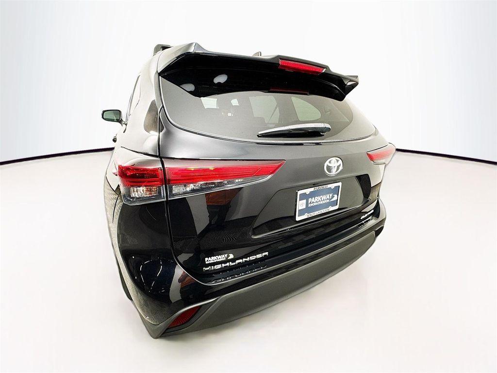 used 2021 Toyota Highlander car, priced at $29,300