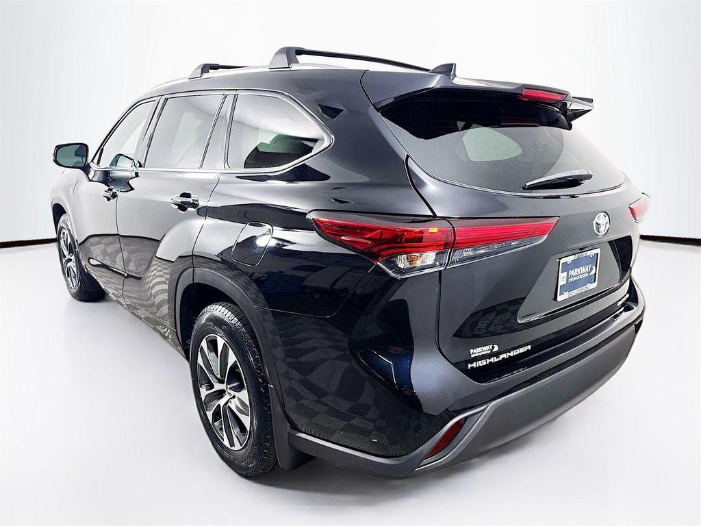 used 2021 Toyota Highlander car, priced at $29,300