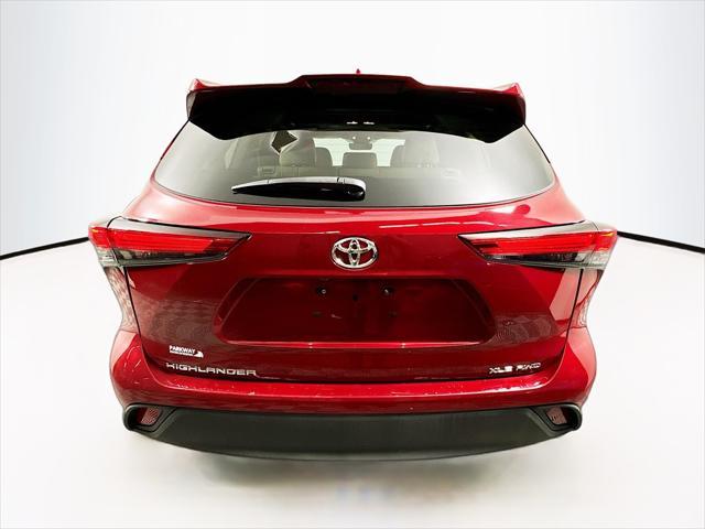 used 2021 Toyota Highlander car, priced at $37,081