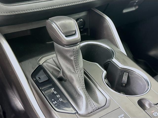 used 2022 Toyota Highlander car, priced at $36,389