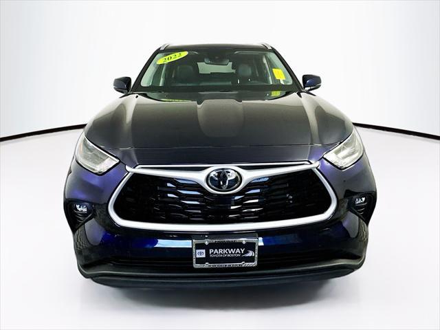 used 2022 Toyota Highlander car, priced at $36,389