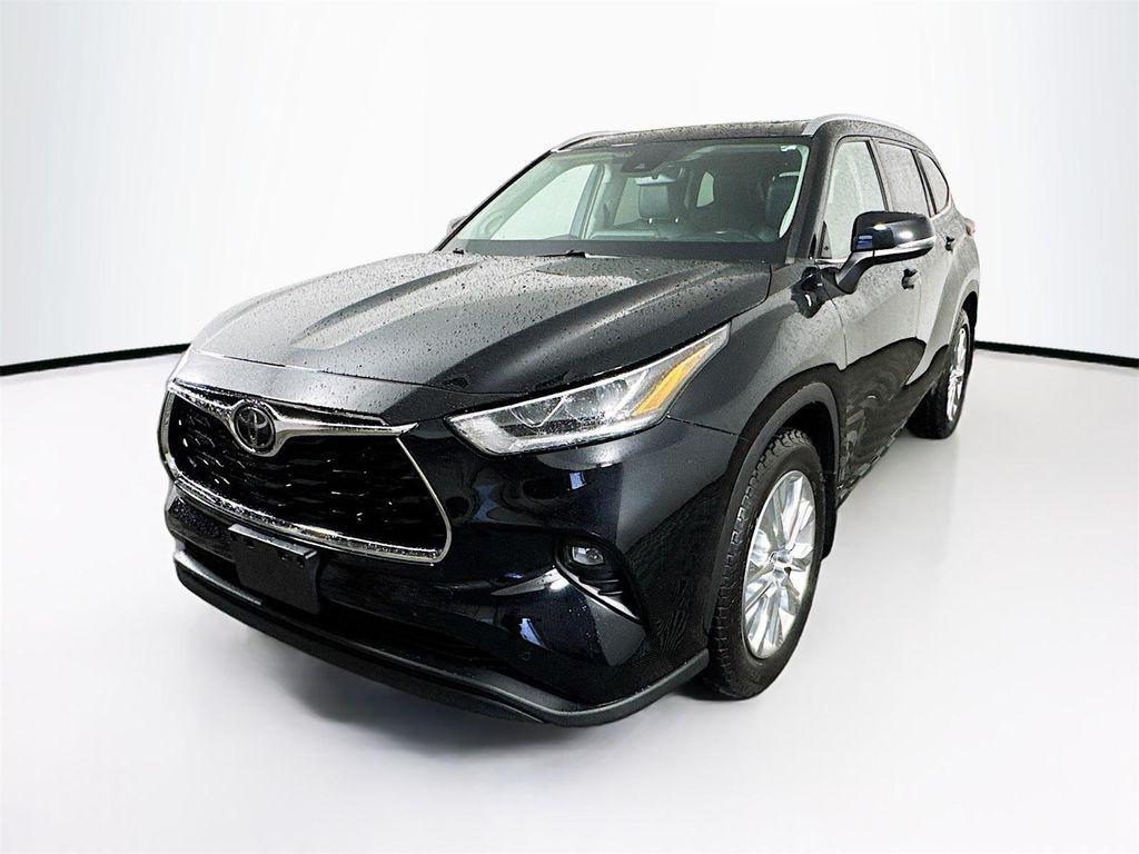 used 2020 Toyota Highlander car, priced at $25,590