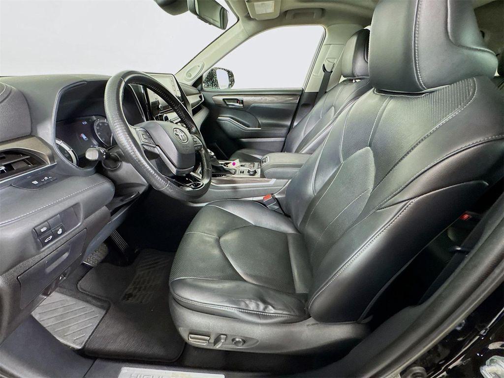 used 2020 Toyota Highlander car, priced at $25,590