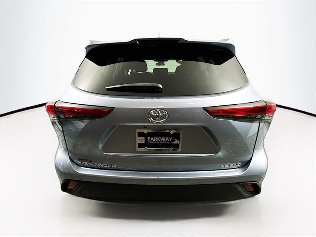 used 2020 Toyota Highlander car, priced at $32,203