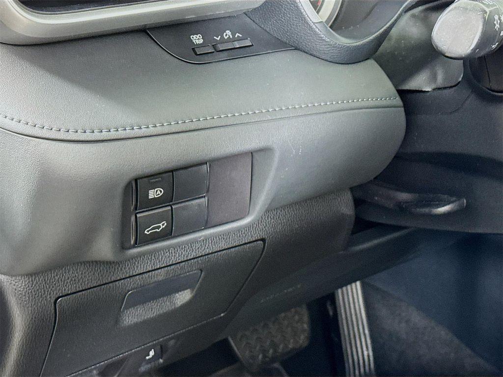 used 2022 Toyota Highlander car, priced at $35,808
