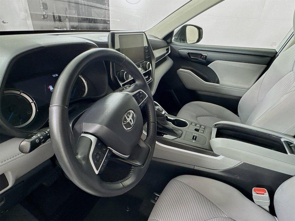 used 2023 Toyota Highlander Hybrid car, priced at $31,235