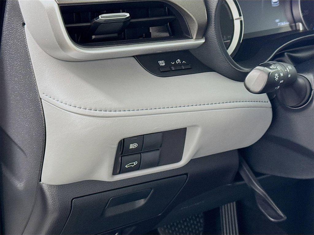 used 2023 Toyota Highlander Hybrid car, priced at $31,235
